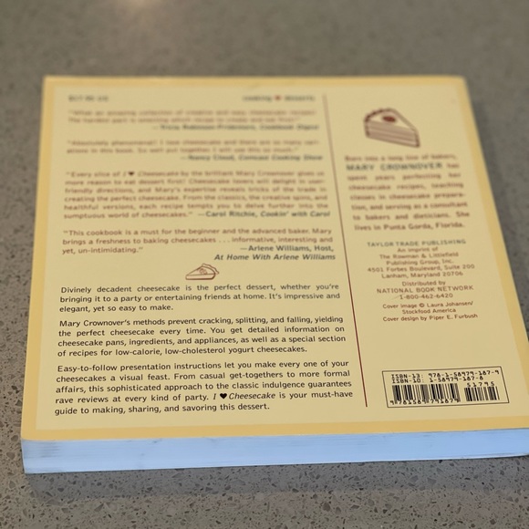 Baking Book: I ❤️ Cheesecake - by Mary Crownover - Picture 3 of 3